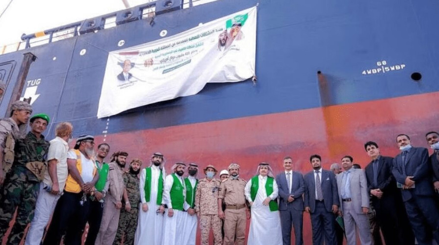 وفق توجيهات “القيادة”.. وصول ثاني دفعات منحة المشتقات النفطية إلى عدن