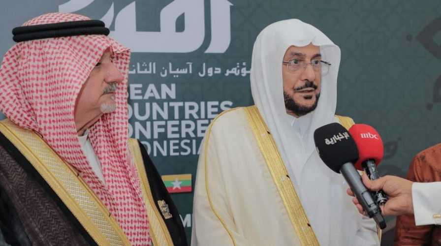 “آل الشيخ”: نبذ ما ليس من الإسلام نجاة للأمة من فتن المبطلين والمرتزقة