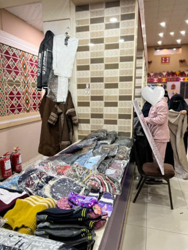 بصمة الشمال التطوعي يوزع كسوة الشتاء على العمالة الوافدة بالحدود الشمالية