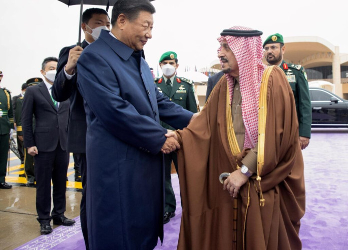 الرئيس الصيني يغادر الرياض بعد زيارة رسمية للمملكة