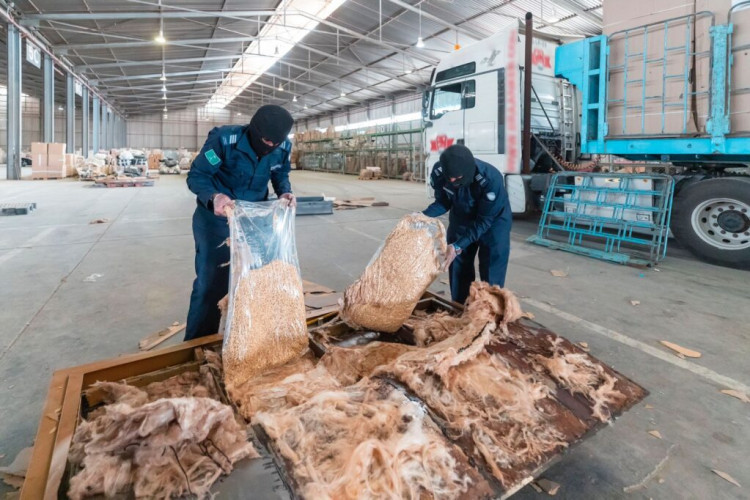 “الزكاة والضريبة والجمارك” تحبط محاولتي تهريب أكثر من 2,4 مليون حبة كبتاجون