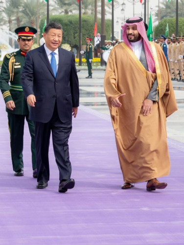 الرئيس الصيني يصل إلى قصر اليمامة وولي العهد في مقدمة مستقبليه