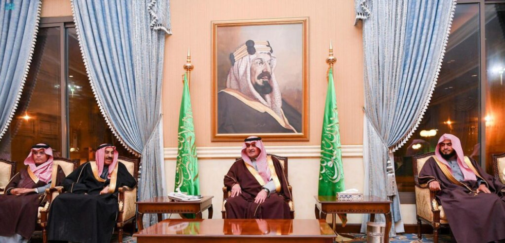 أمير منطقة تبوك يستقبل المواطنين في اللقاء الأسبوعي