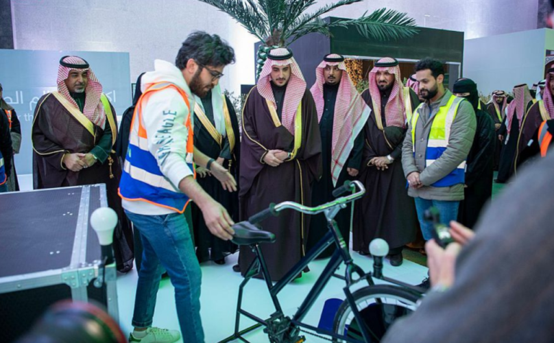 أميرِ منطقة الجوف يدشِّن معرضَ الطاقة المتجددة 2023