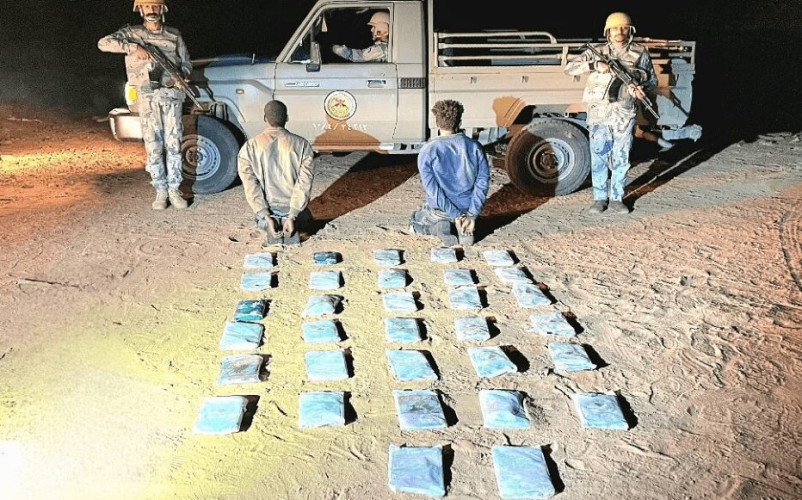 حرس الحدود بعسير يطيح بمخالفين بحوزتهما 32 كجم حشيش