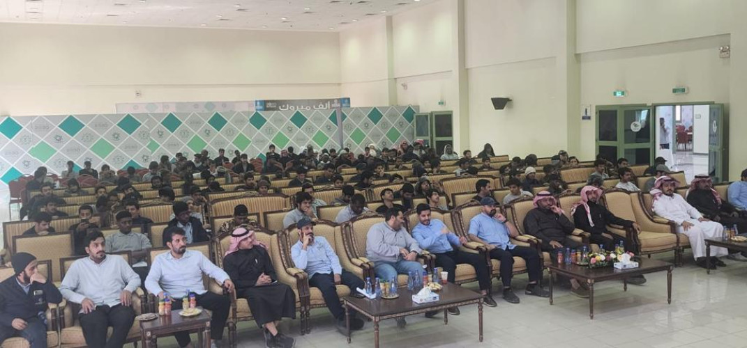 بالصور .. 150 متدربا بوادي الدواسر يتعرفون على مخاطر المخدرات وطرق محاربتها