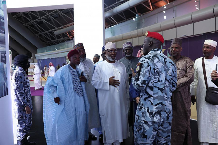 القوات الخاصة لأمن الحج والعمرة تعرف زوار “إكسبو الحج” بجدة بخدمات وزارة الداخلية الإنسانية والأمنية والتنظيمية لضيوف الرحمن