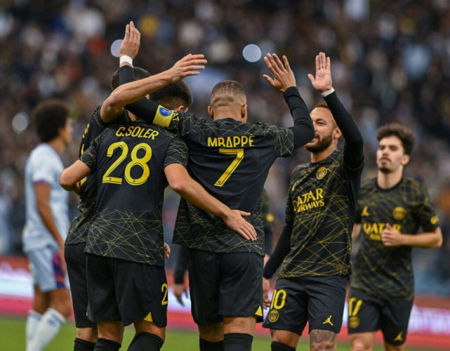 باريس سان جيرمان بطلاً لكأس موسم الرياض بعد تغلبه على فريق موسم الرياض 5-4