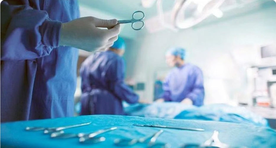 إنهاء معاناة طفل مع الإمساك الشديد بجراحة استئصالية للقولون في بريدة