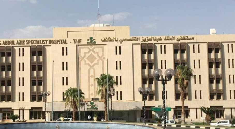 استئصال ورم سرطاني بالكبد لمريضة في “تخصصي الطائف”