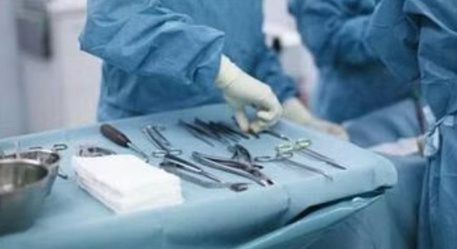 حفر الباطن.. جراحة دقيقة تستأصل “ورم الـ22 سم” من امرأة تحمل جنيناً