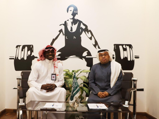 توقيع اتفاقية شراكة بين الاتحاد السعودي لرفع الاثقال و اللجنة السعودية لرياضة الاساتذة