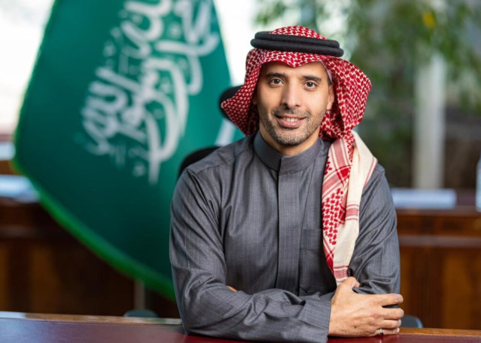 أمين عسير: يوم التأسيس حجر الأساس لطريق المجد