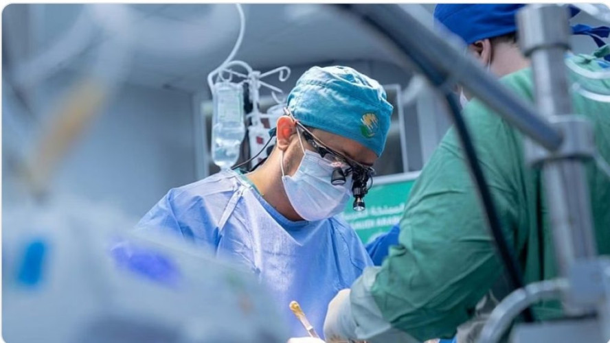 نقلةٌ تطرد المخاوف وتُقلل التكاليف.. نجاح عمليتيْ قلب مفتوح بالمنظار في أبها