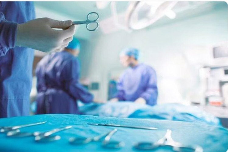 في نصف ساعة.. إنهاء معاناة مريضة من الاحتباس البولي بالهفوف