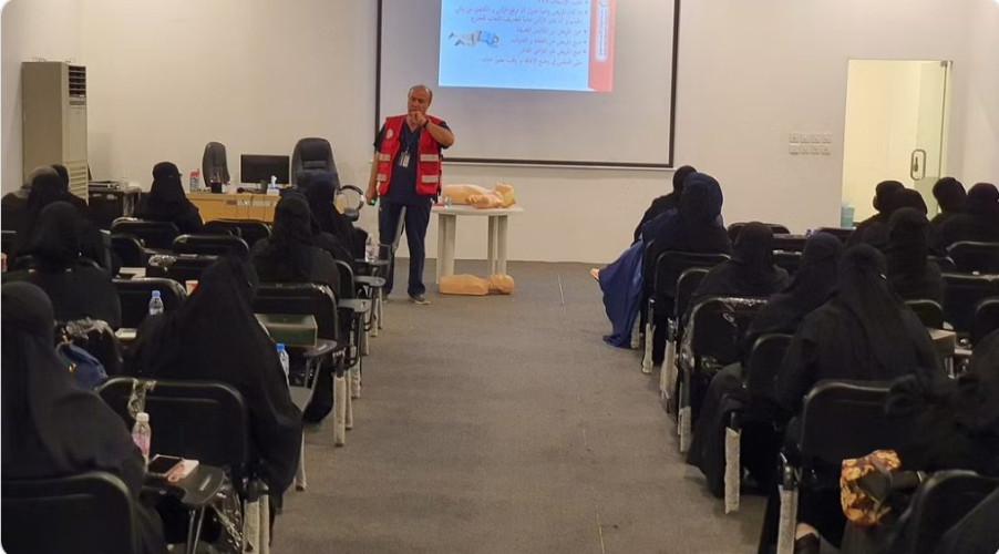 “الهلال الأحمر” ينفذ 636 برنامجاً تدريبياً خلال العام الماضي