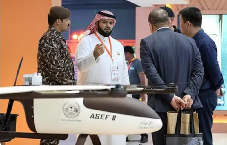 إدارة الترجمة بـ”الداخلية” تقدم خدماتها في “أيدكس 2023” بأبوظبي