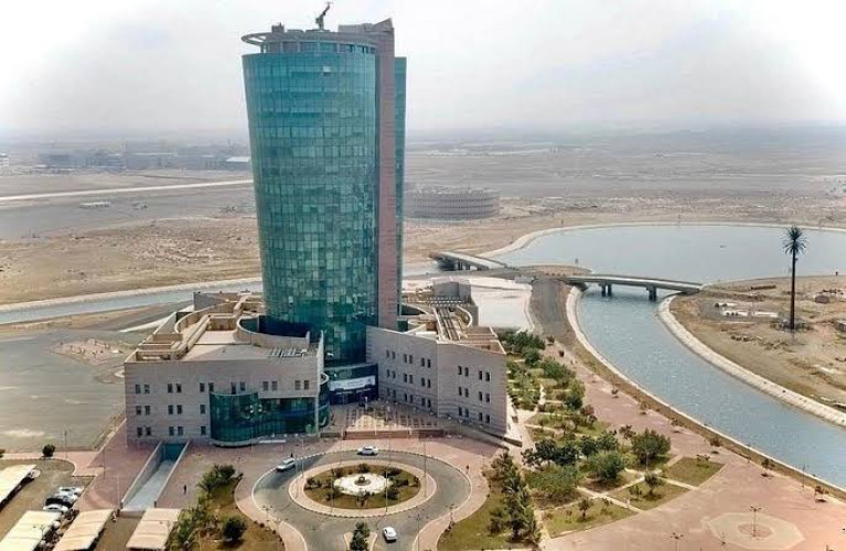 جامعة جازان توفر وظائف أكاديمية للجنسين