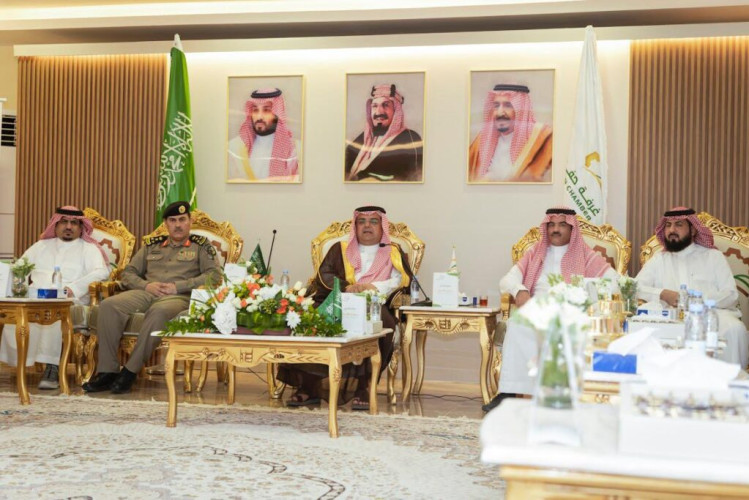 بحضور عدد من رجال وسيدات الأعمال.. محافظ حفرالباطن يدشن ديوانية الأعمال في غرفة حفرالباطن