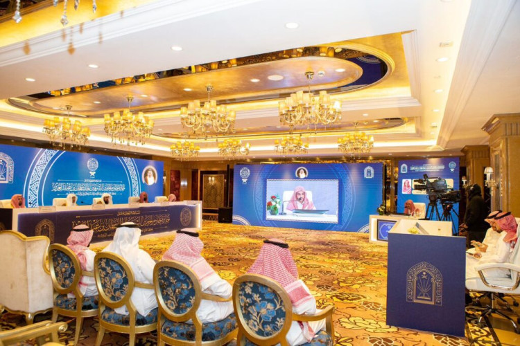 لجنة تحكيم مسابقة الملك سلمان لحفظ القرآن تكمل استماعها لتلاوات 86 متسابقاً ومتسابقة