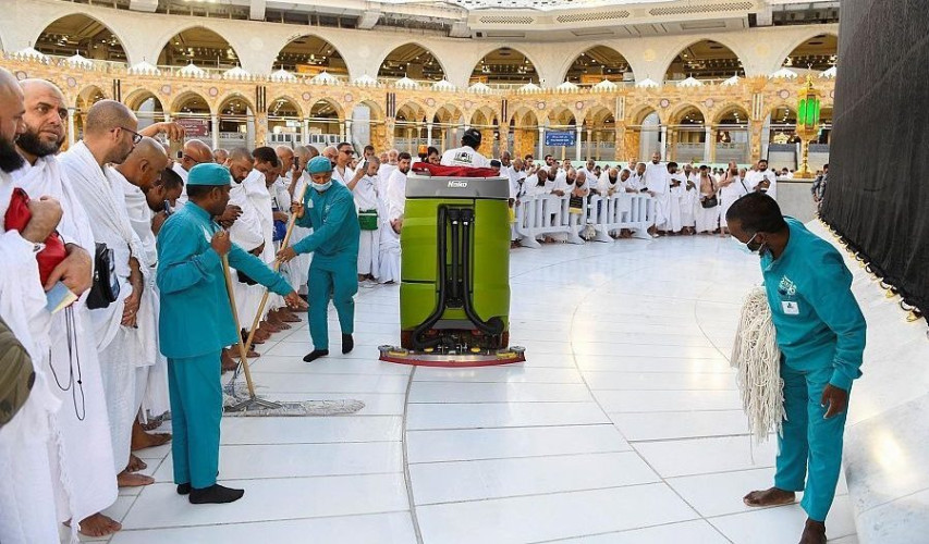 “رئاسة الحرمين” تقدم سلسلة خدماتها النوعية لأكثر من 976 ألف مصلٍ ومعتمر بالمسجد الحرام