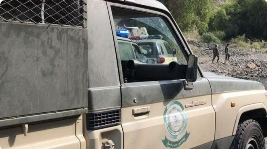 الأفواج الأمنية بجازان تطيح بـ 3 أشخاص بحوزتهم 57 كجم قات