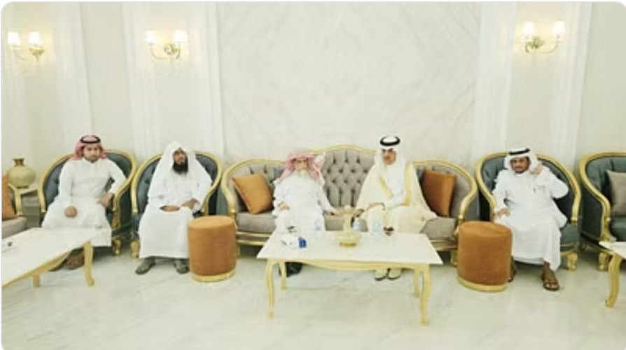 محافظ شقراء يزور الشيخ “الجوفان” في منزله لتهنئته بعيد الفطر