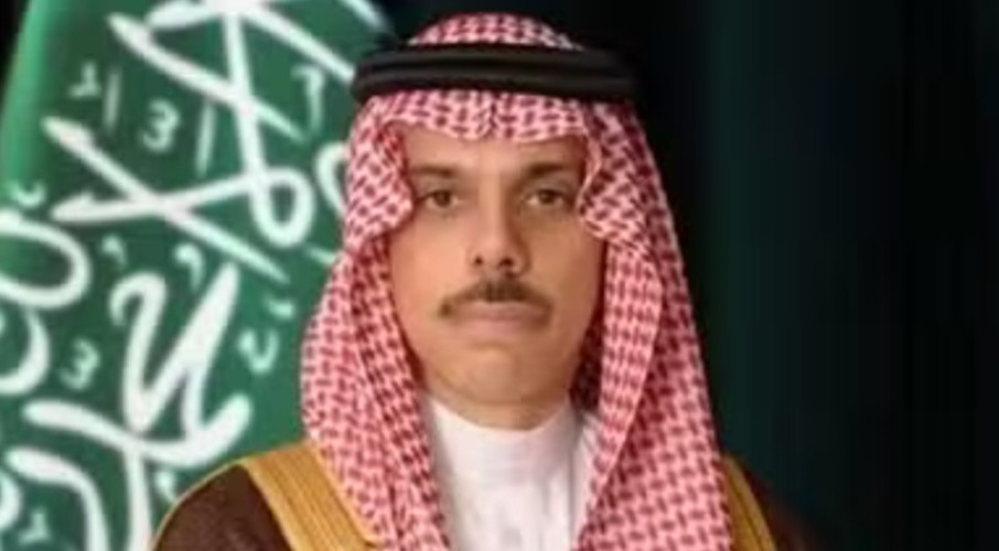 “فيصل بن فرحان” يتلقى اتصالاً من نظيره الفلسطيني.. ويبحثان علاقات البلدين