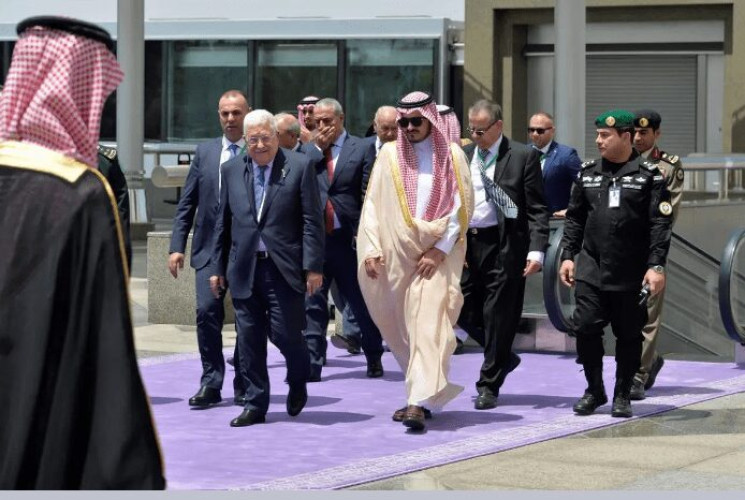 رئيس دولة فلسطين يصل جدة للمشاركة في القمة العربية 32