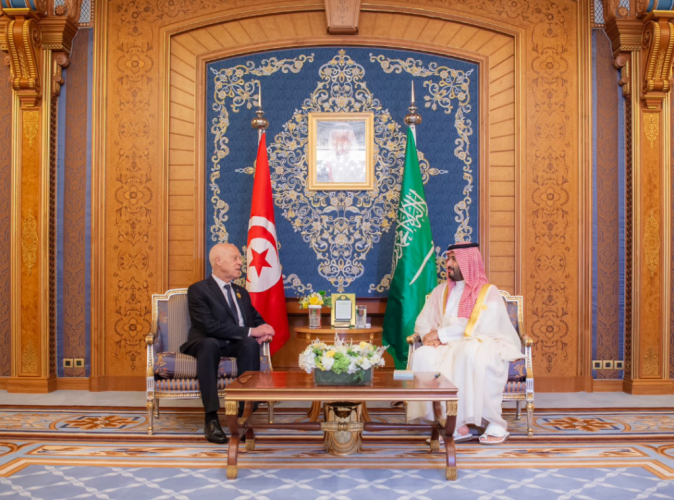 ولي العهد يلتقي رئيس الجمهورية التونسية