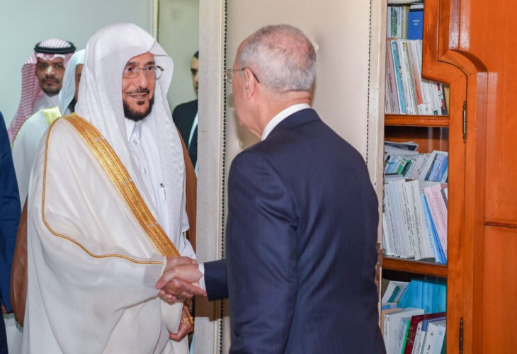 وزير الشؤون الإسلامية يبحث مع نظيره المغربي أوجه التعاون في المجالات التي تخدم العمل الإسلامي بالعاصمة الرباط