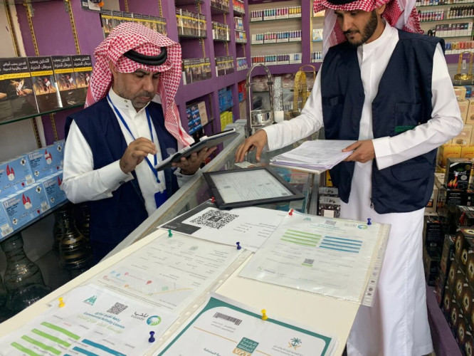 لجنة مكافحة التبغ بصحة حائل تواصل جولاتها الرقابية على منافذ البيع