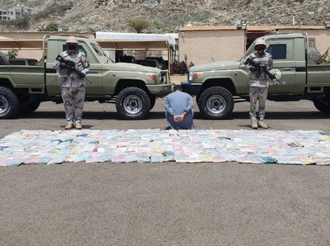 حرس الحدود : إحباط محاولات تهريب 43.2 طن من القات المخدر و1.213 طنًا من مادة الحشيش المخدر