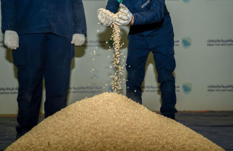 جمرك ميناء جدة الإسلامي يتمكن من إحباط محاولة تهريب أكثر من 1,3 مليون حبة كبتاجون مُخبأة في إرسالية “ألواح خشبية”