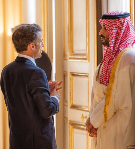 ولي العهد يلتقي رئيس الجمهورية الفرنسية