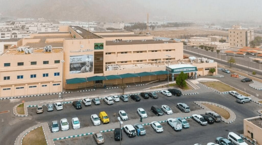 الفرق الطبية بمستشفى أحد تنهي معاناة طفل بعد عملية معقدة لإزالة ورم في الأنف