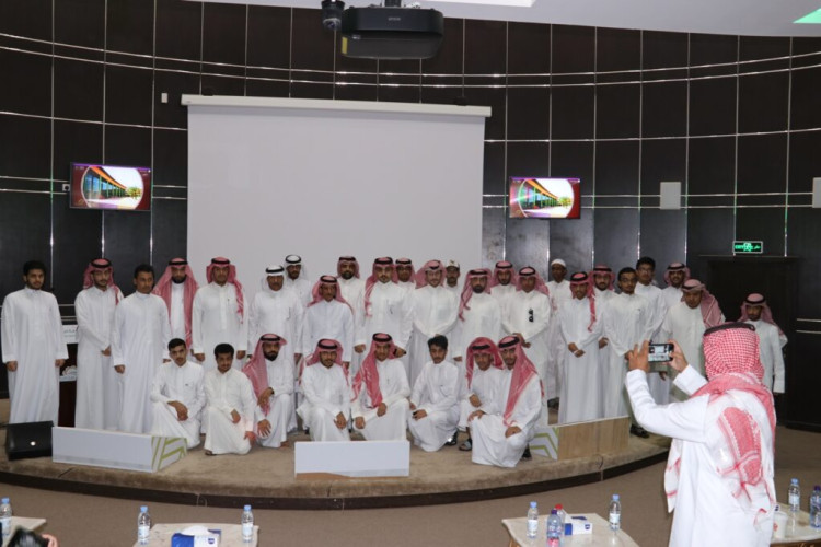 غرفة حفرالباطن وبالتعاون مع جامعة حفرالباطن تنظم دورة في الأمن السيبراني والذكاء الاصطناعي