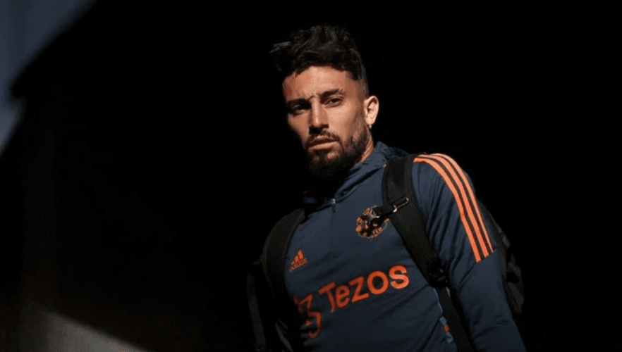 النصر يقترب من ضم مدافع مانشستر يونايتد “أليكس تيليس”