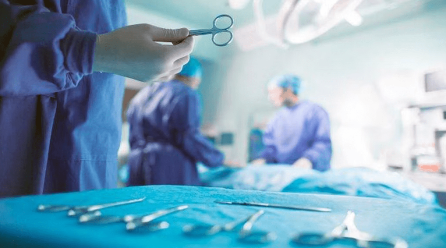 رفحاء تسجل إنجازًا طبيًا.. أول جراحات مناظير نسائية ناجحة بمستشفى الولادة