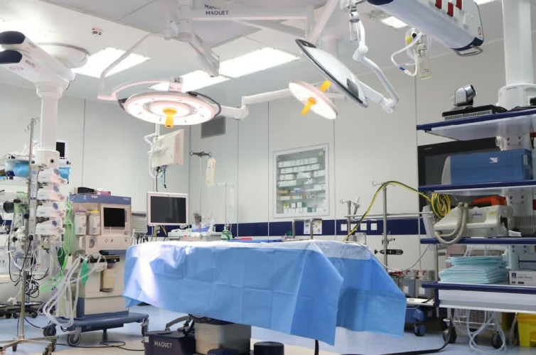 إستبدال صمام ميترالي لمريضة بدلاً من حيواني زراعته خارج المملكة