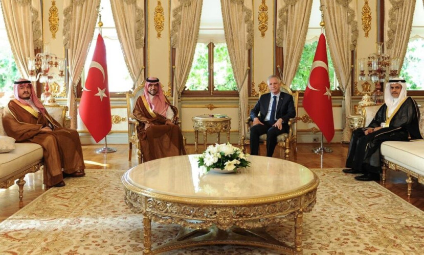 وزير الشؤون البلدية والقروية والإسكان يلتقي حاكم إسطنبول وعدداً من الرؤساء التنفيذيين للشركات التركية