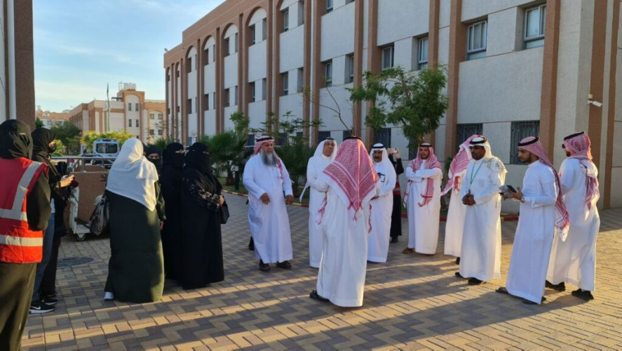 فرع هيئة الصحفيين السعوديين بالمدينة يزور مدينة طيبة التعليمية للتربية الخاصة