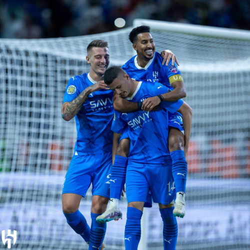 بعشرة لاعبين.. الهلال يتأهل لملاقاة النصر في نهائي بطولة كأس الملك سلمان للأندية بعد فوزه على الشباب 3-1