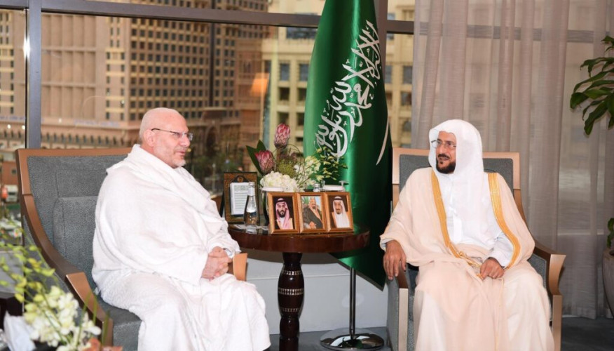 وزير الشؤون الإسلامية يلتقي مفتي مصر