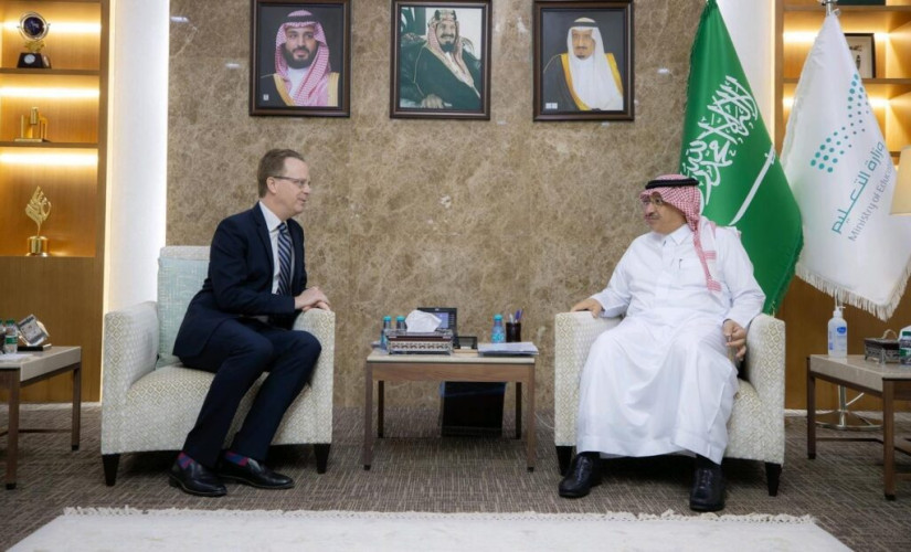 وزير التعليم يلتقي السفيرَ الكندي لبحث سبل التعاون العلمي بين البلدين