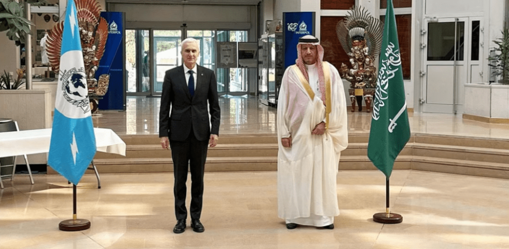 “الرقابة ومكافحة الفساد” و”الإنتربول” يبحثان سبل تعزيز التعاون في مجال مكافحة الجرائم العابرة للحدود المرتبطة بقضايا الفساد