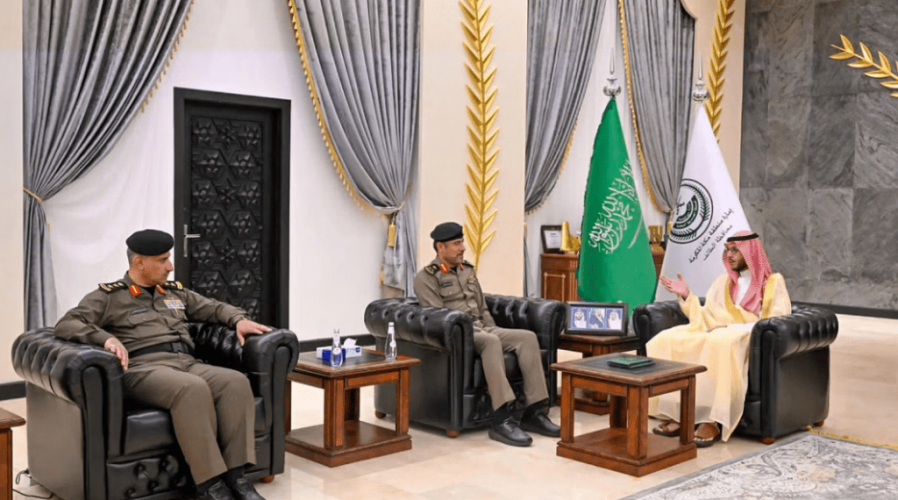 للنجاحات الأمنية.. محافظ الطائف يكرّم عدداً من منسوبي الشرطة