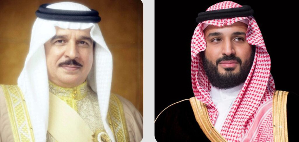 ولي العهد يجري اتصالاً هاتفياً بملك البحرين