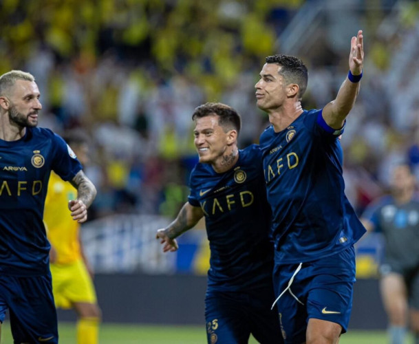 ساهم في 3 أهداف.. رونالدو يقود النصر لاكتساح الحزم بخماسية