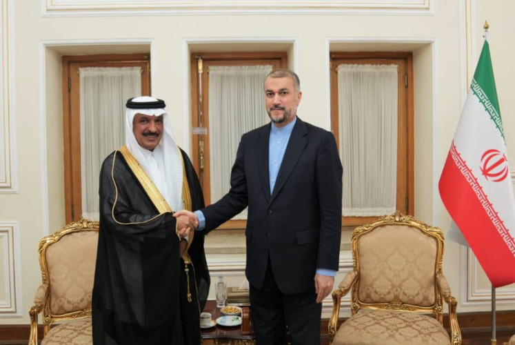 سفير المملكة لدى إيران يُقدم نسخة من أوراق اعتماده لوزير الخارجية الإيراني